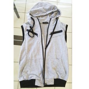Front zipper sleeveless hoodie